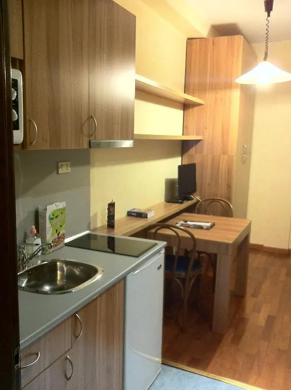 Residence Desenzano Милан 3*,
