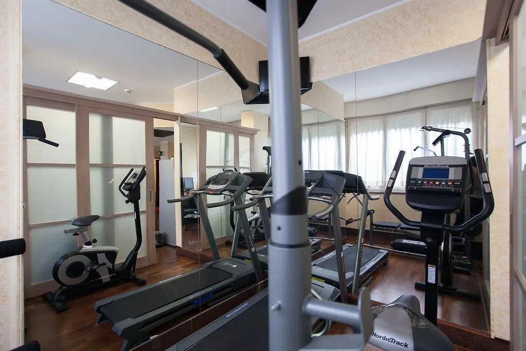 Residence Desenzano Милан Италия