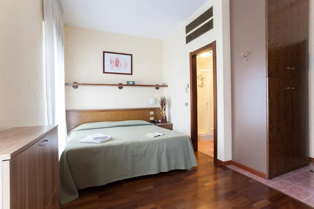 *** Апарт-отель Residence Desenzano Милан Италия