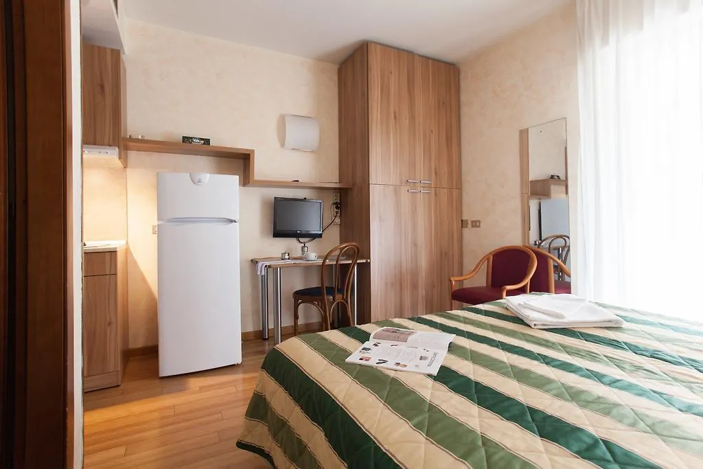 Residence Desenzano Милан